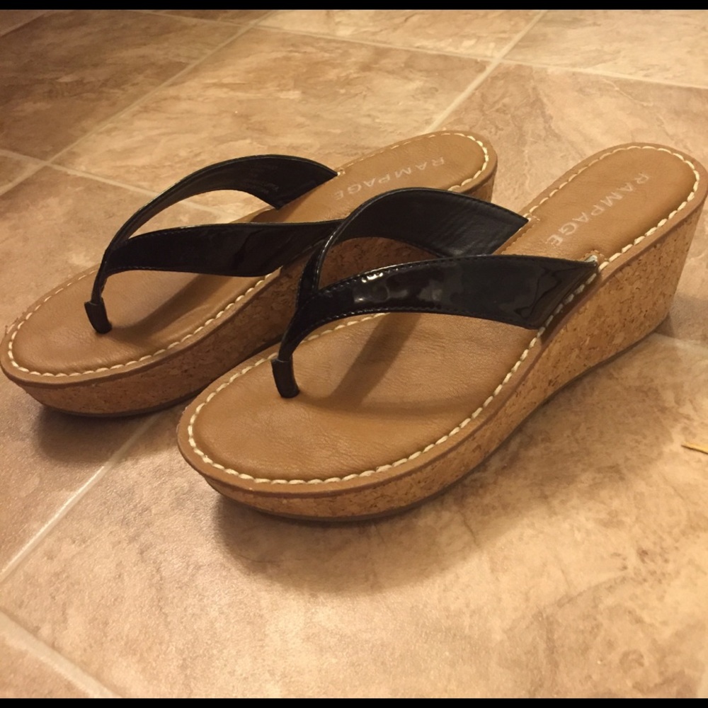 RAMPAGE WEDGES SIZE7 1/2