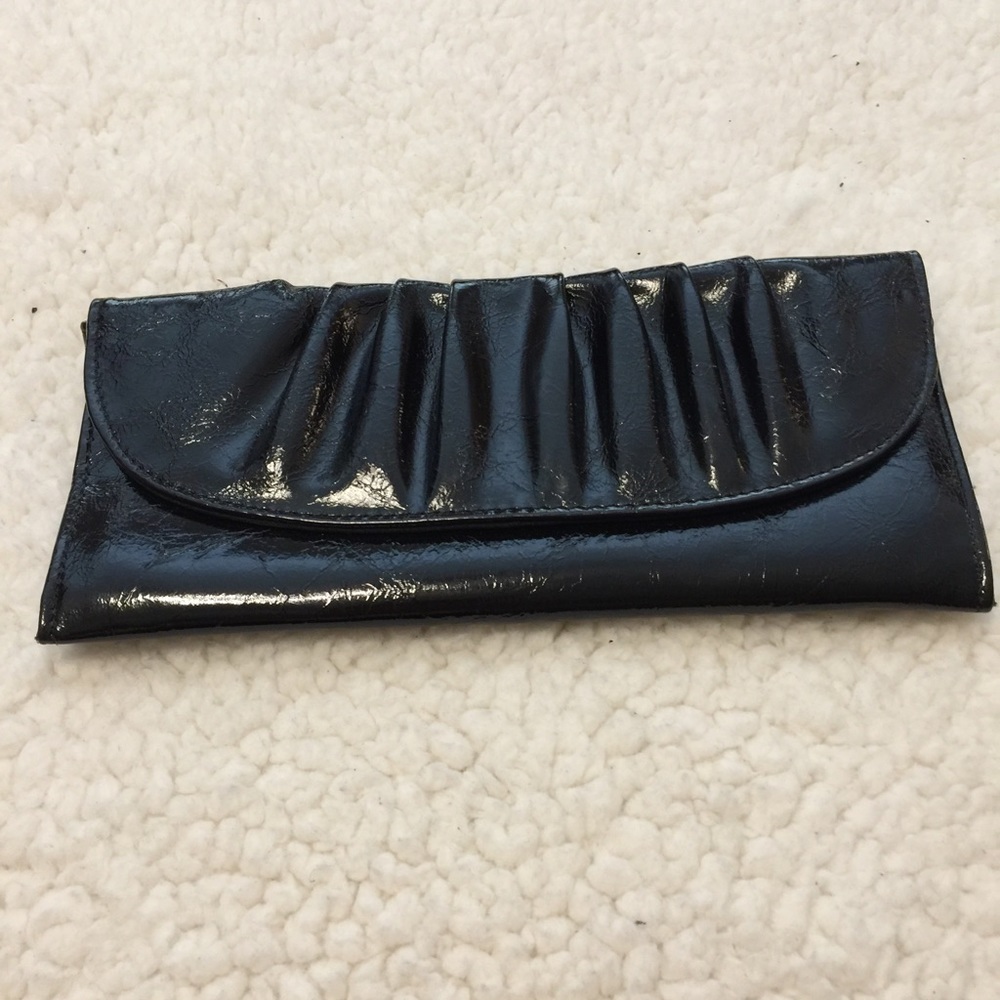 Wallet w/ ruched flap