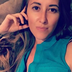 Meet your Posher, Holly