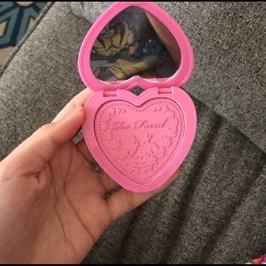 Too Faced Justify My Love 16-hour blush
