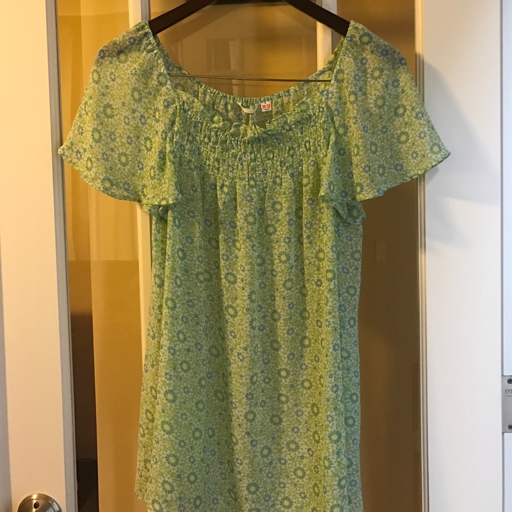 Uniqlo floral top, size s