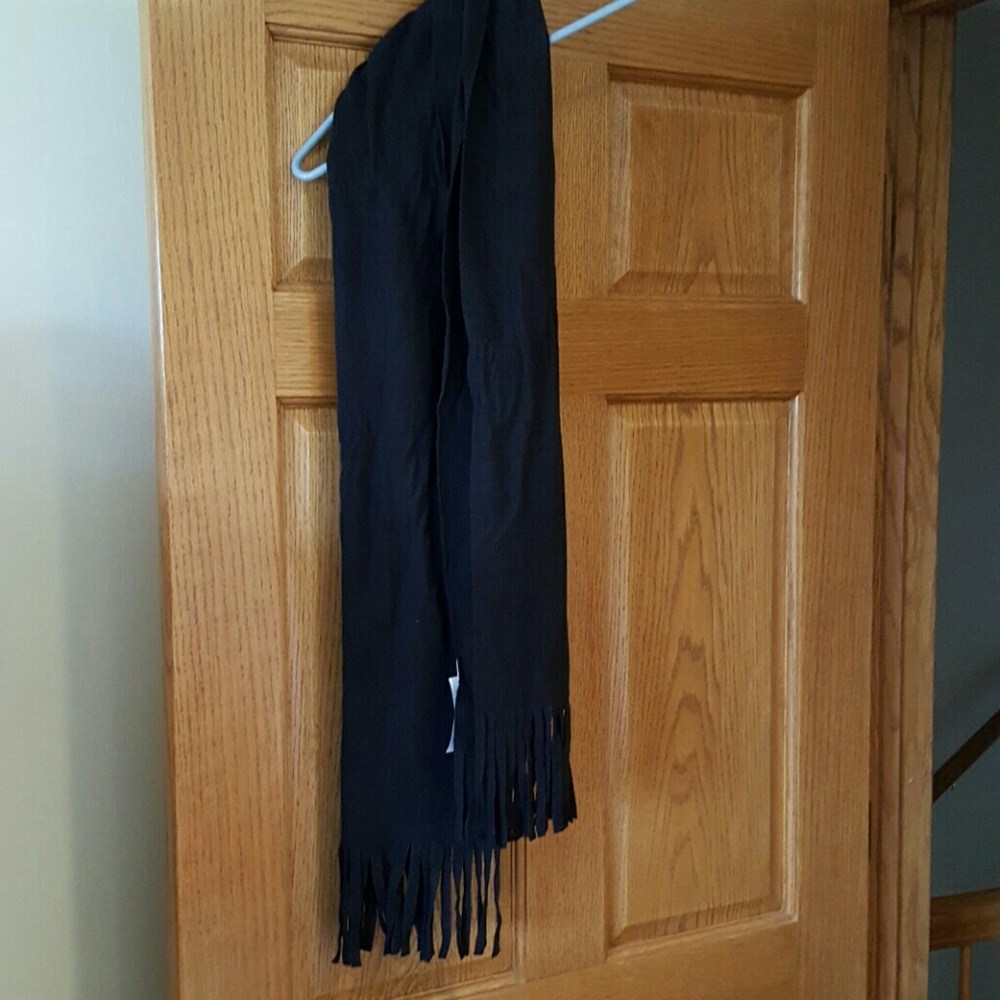 Donated Old Navy Black Fleece Scarf. NWT