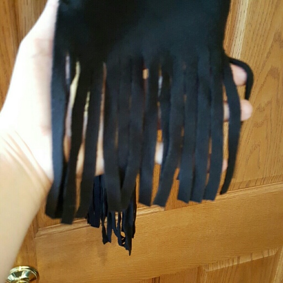 Donated Old Navy Black Fleece Scarf. NWT - Picture 2 of 3