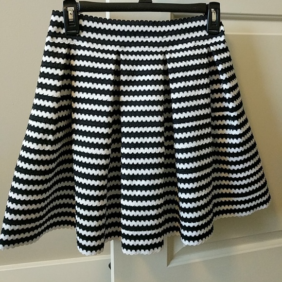 Express Dresses & Skirts - Black and White Express Skirt