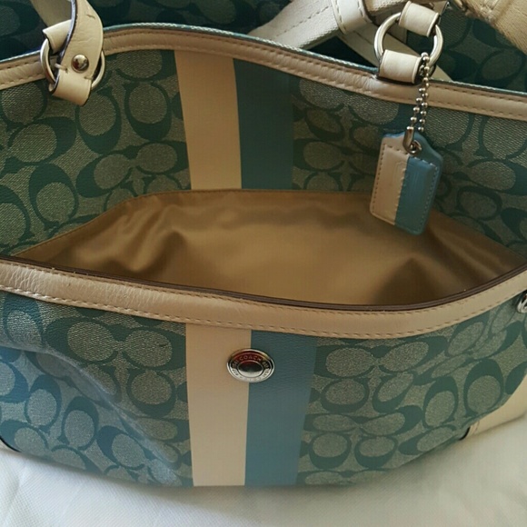 🔥SALE🔥Coach Signature Baby Bag - Picture 5 of 6