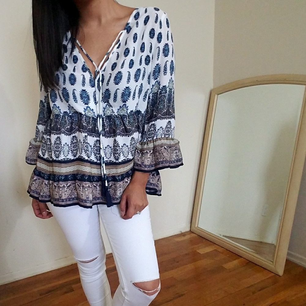 🆕BOHO ME IVORY NAVY BELL SLEEVE TOP - Picture 2 of 7