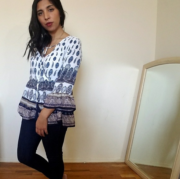 🆕BOHO ME IVORY NAVY BELL SLEEVE TOP - Picture 5 of 7