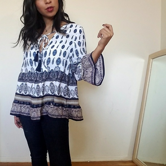 🆕BOHO ME IVORY NAVY BELL SLEEVE TOP - Picture 6 of 7