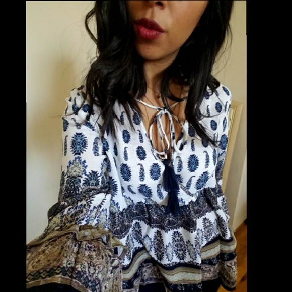 🆕BOHO ME IVORY NAVY BELL SLEEVE TOP - Picture 7 of 7