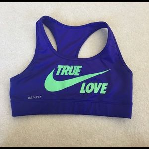 Nike pro sports bra