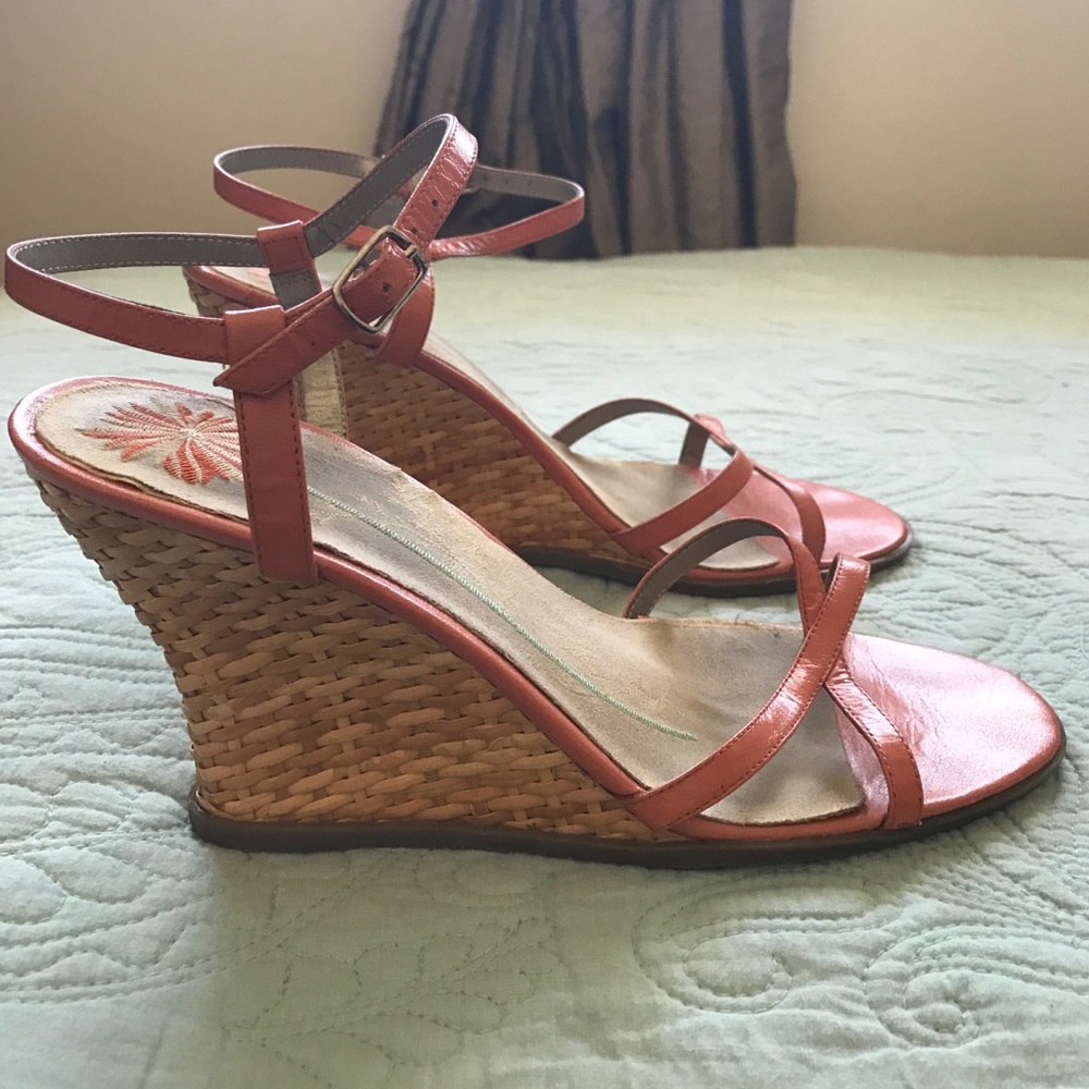 Bandolino basket weave wedge sandals - Picture 3 of 5