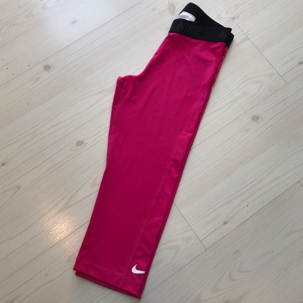 New Women's Nike Dri-Fit Base Layer Running Capris - Picture 2 of 4