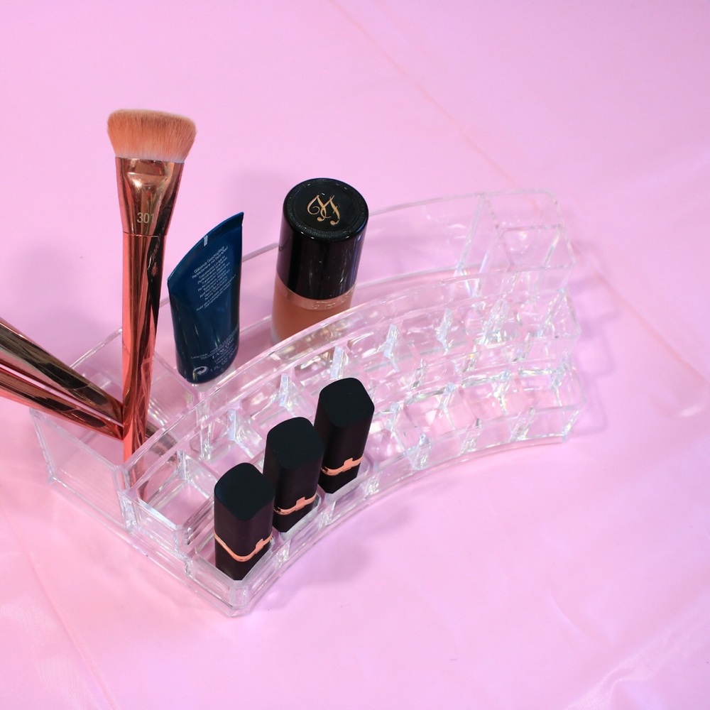 Curved Clear Acrylic makeup organizer