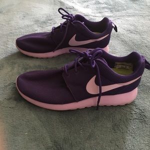 Women's Nike roshe runs