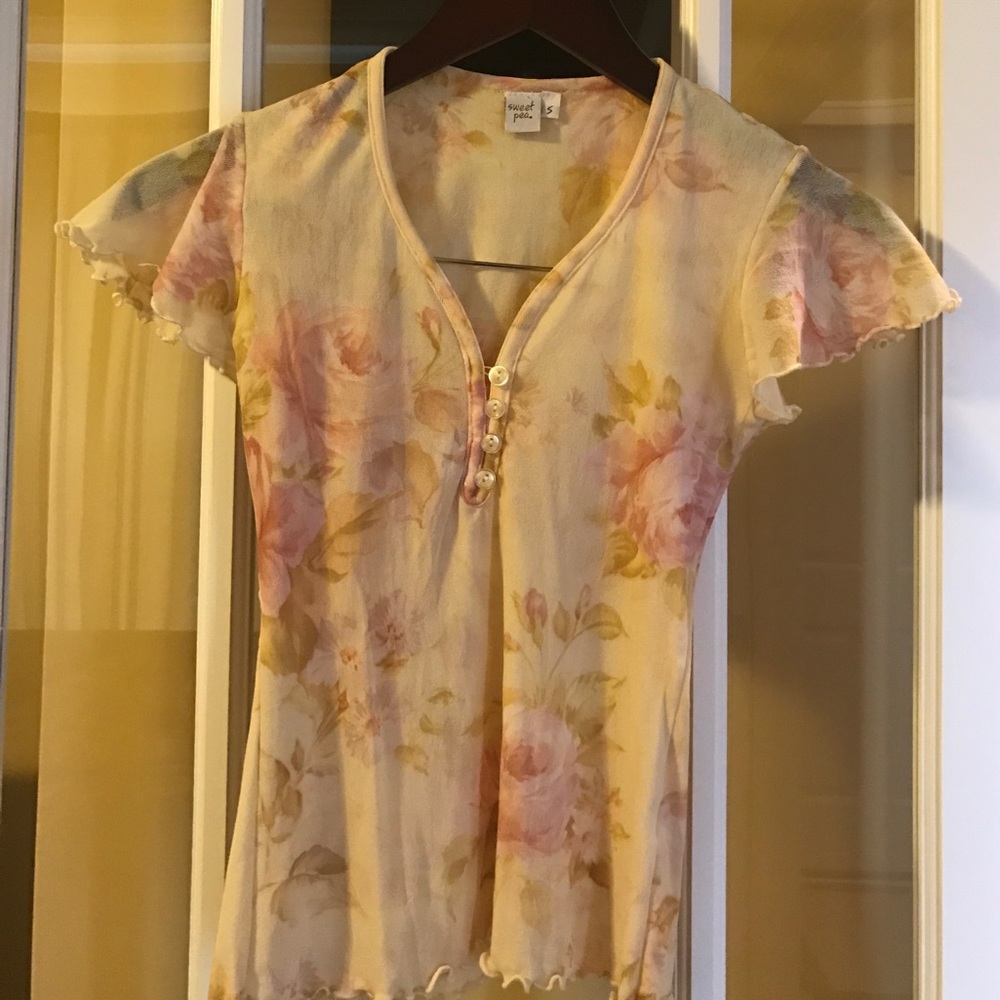 Sweet Pea floral top, size s