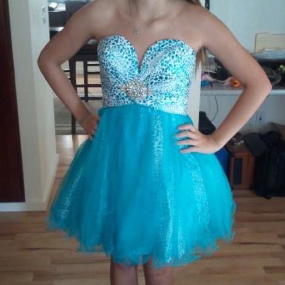 Prom dress - Picture 4 of 4