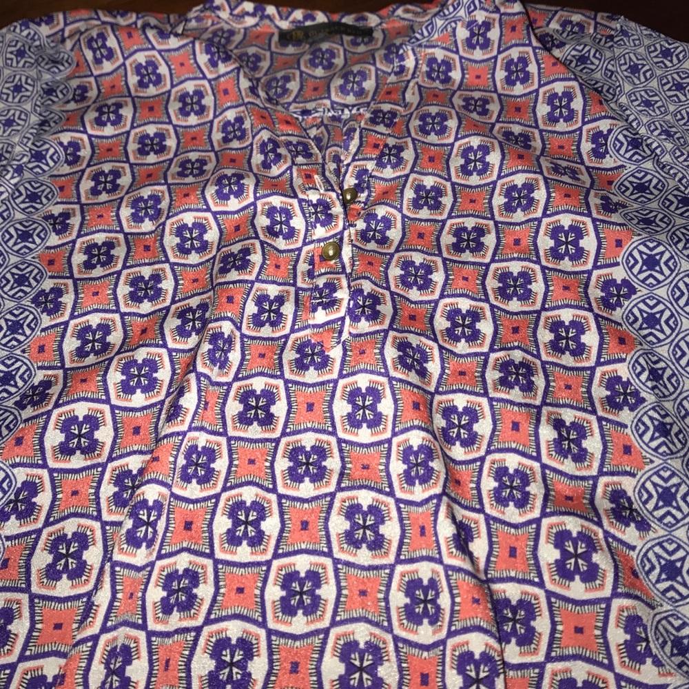 Limited Outback Red Blouse with elastic Waist - Picture 2 of 3