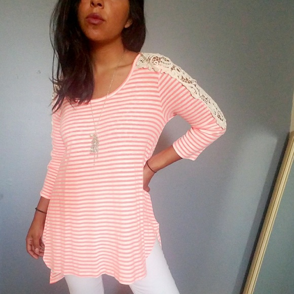 CORAL CROCHET SHOULDER TUNIC TOP - Picture 4 of 5