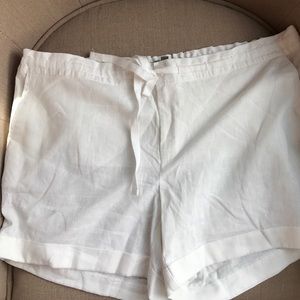 White linen cuffed shorts *NWT* Size medium.