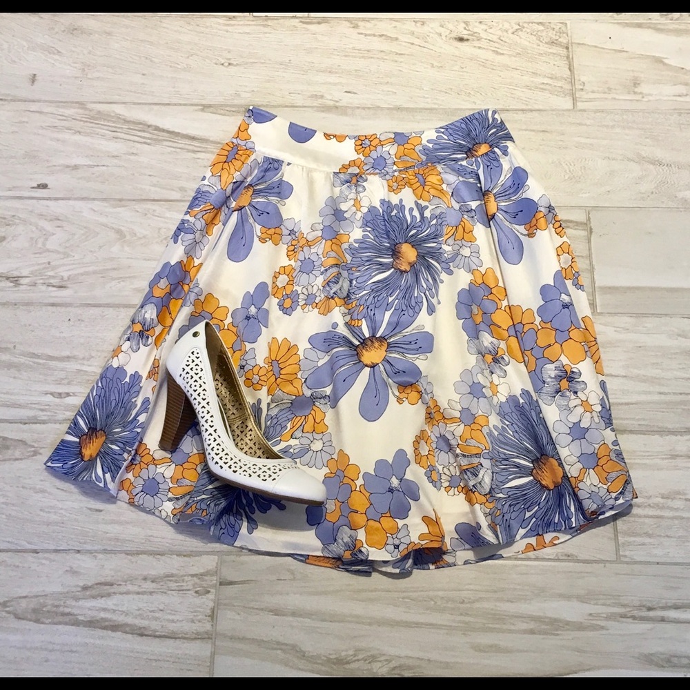 Beautiful Silk Skirt🌹🌼🌷Like New!❤️🌸❤️