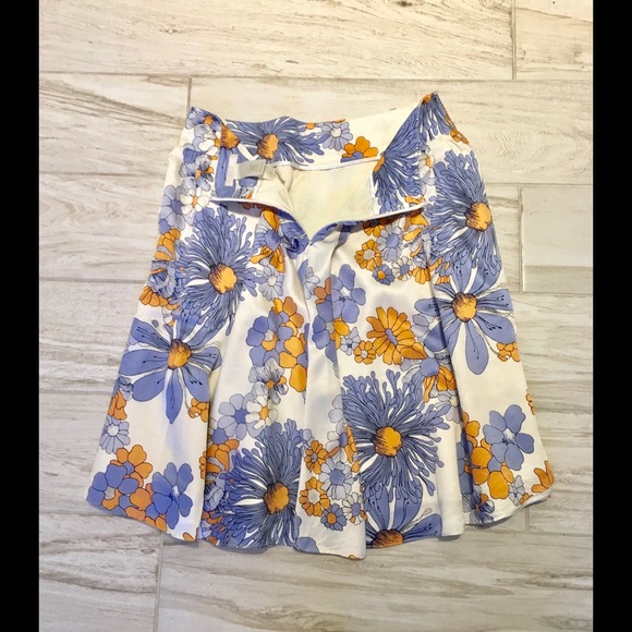 Beautiful Silk Skirt🌹🌼🌷Like New!❤️🌸❤️ - Picture 3 of 5