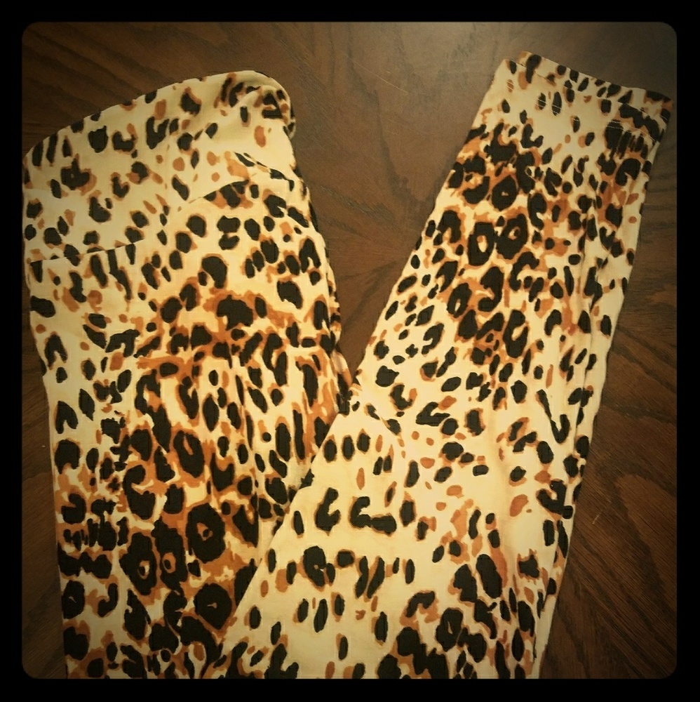 Lularoe OS leopard leggings