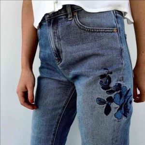 PAC Sun Kendall & Kylie mom jeans embroidered 29