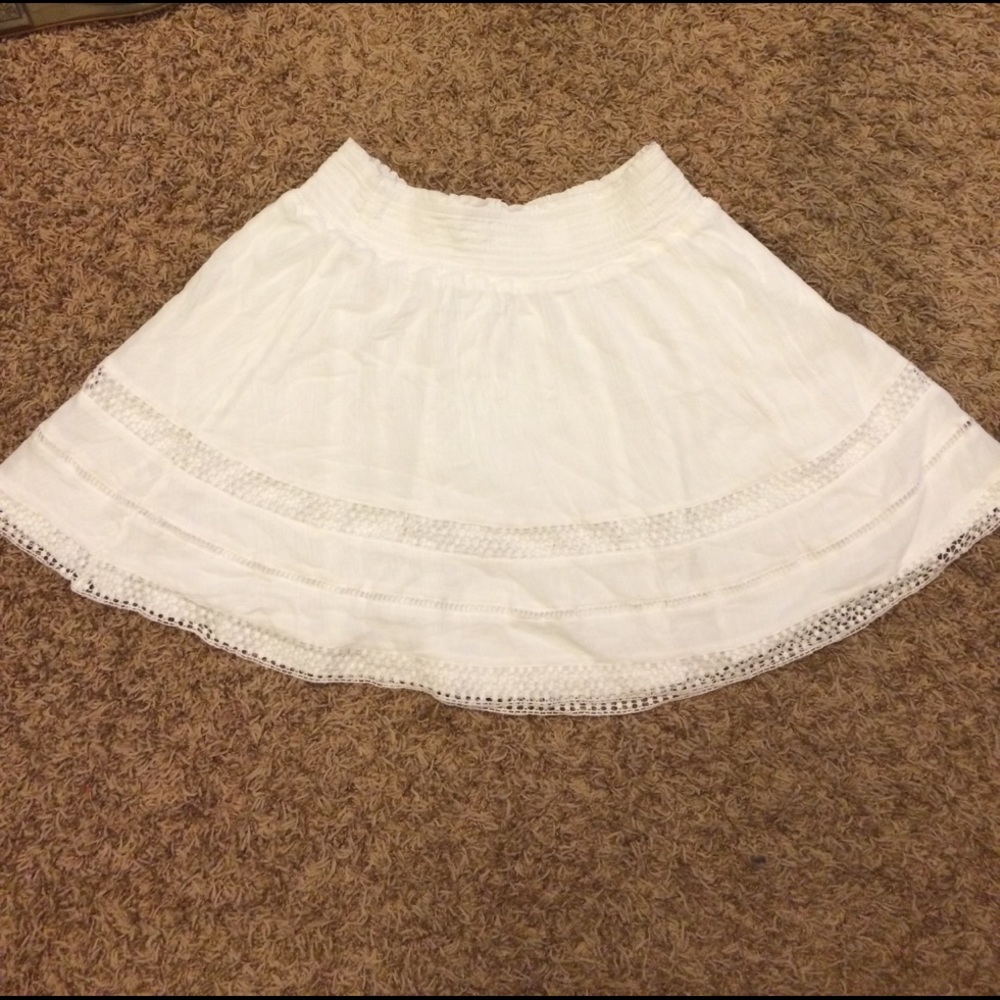White Old Navy skirt