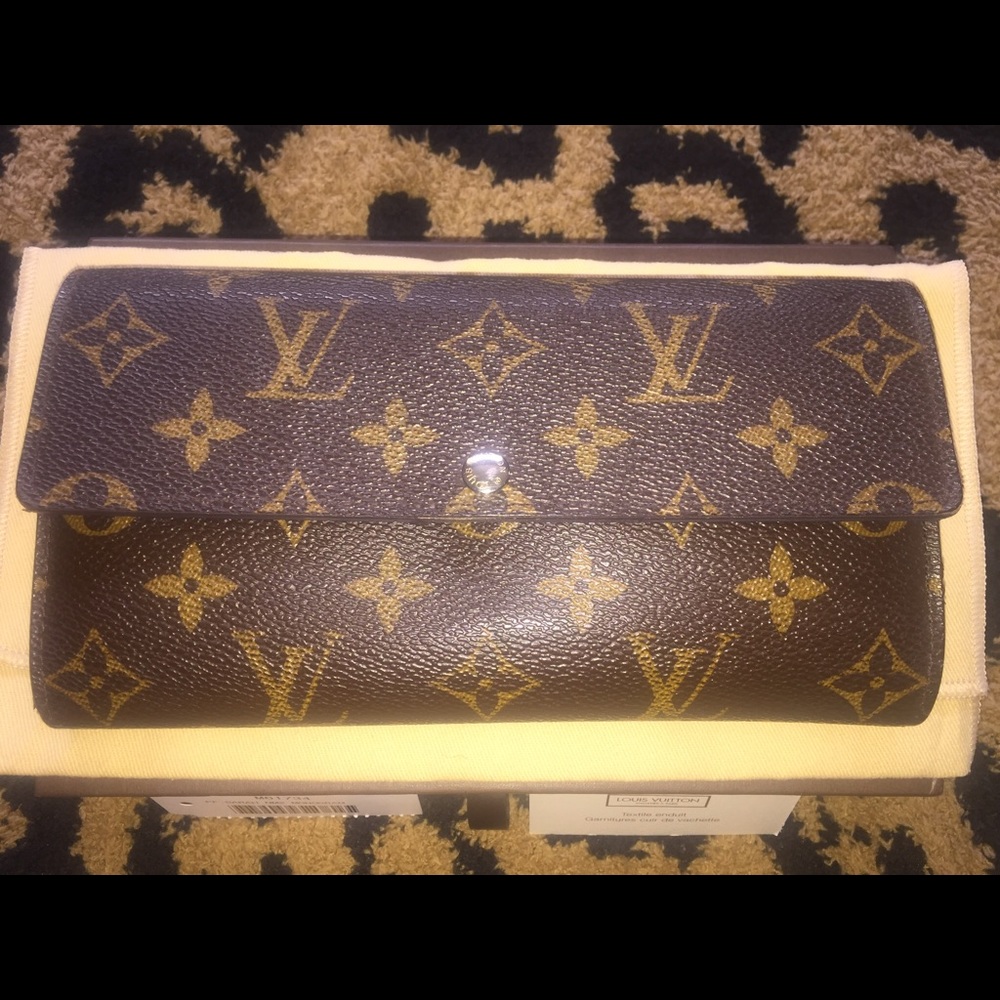 Authentic Used Louis Vuitton Sarah Wallet