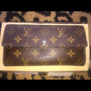 Authentic Used Louis Vuitton Sarah Wallet