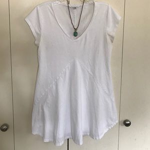 White v-neck cotton tee