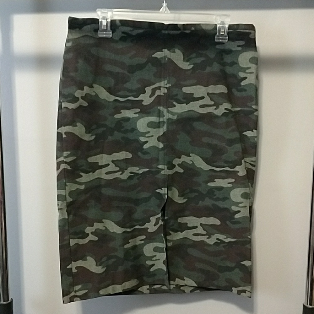 NWT Camouflage Pencil Juniors Skirt sz 11