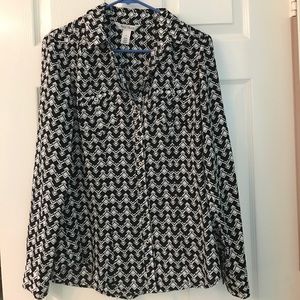 Patterned Buttoned Blouse