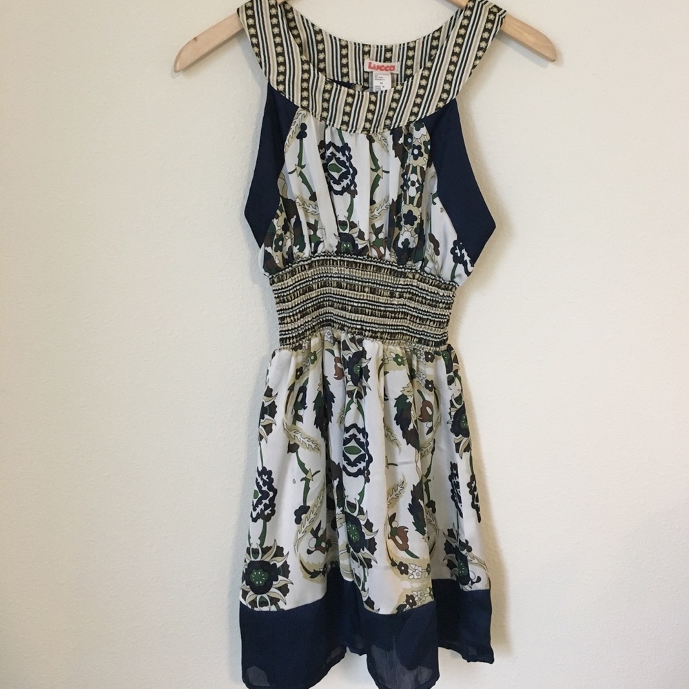 Beautiful print dress (fits like small)