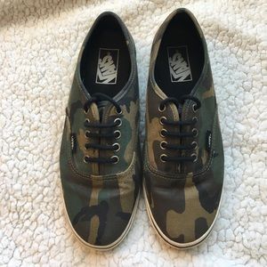 Camouflage Vans