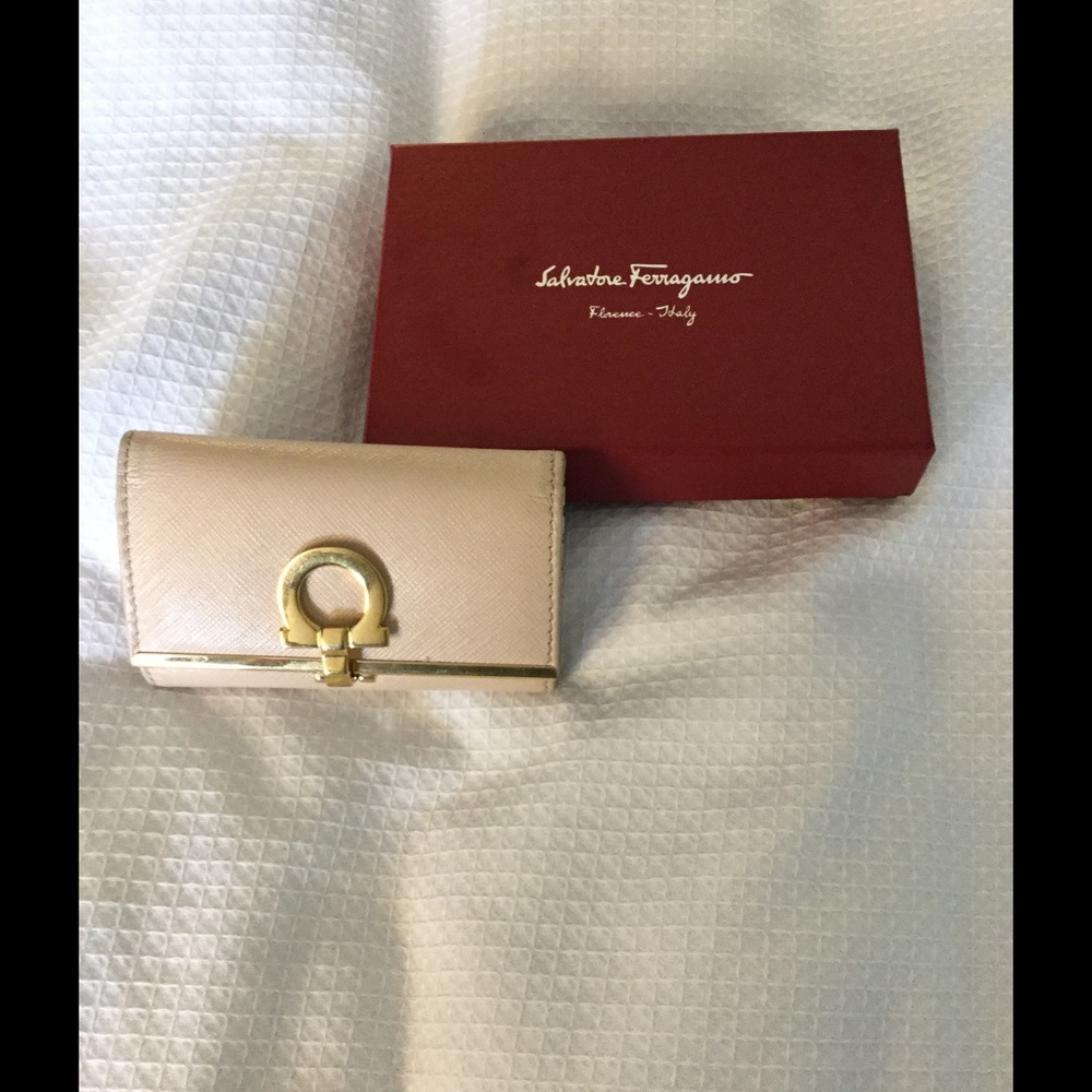 Salvatore Ferragamo 6 ring key holder