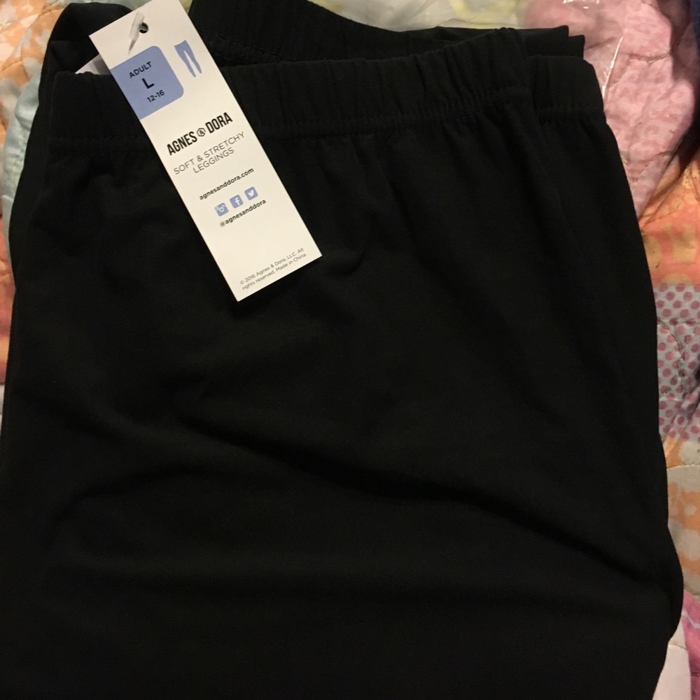 NWT Agnes & Dora leggings