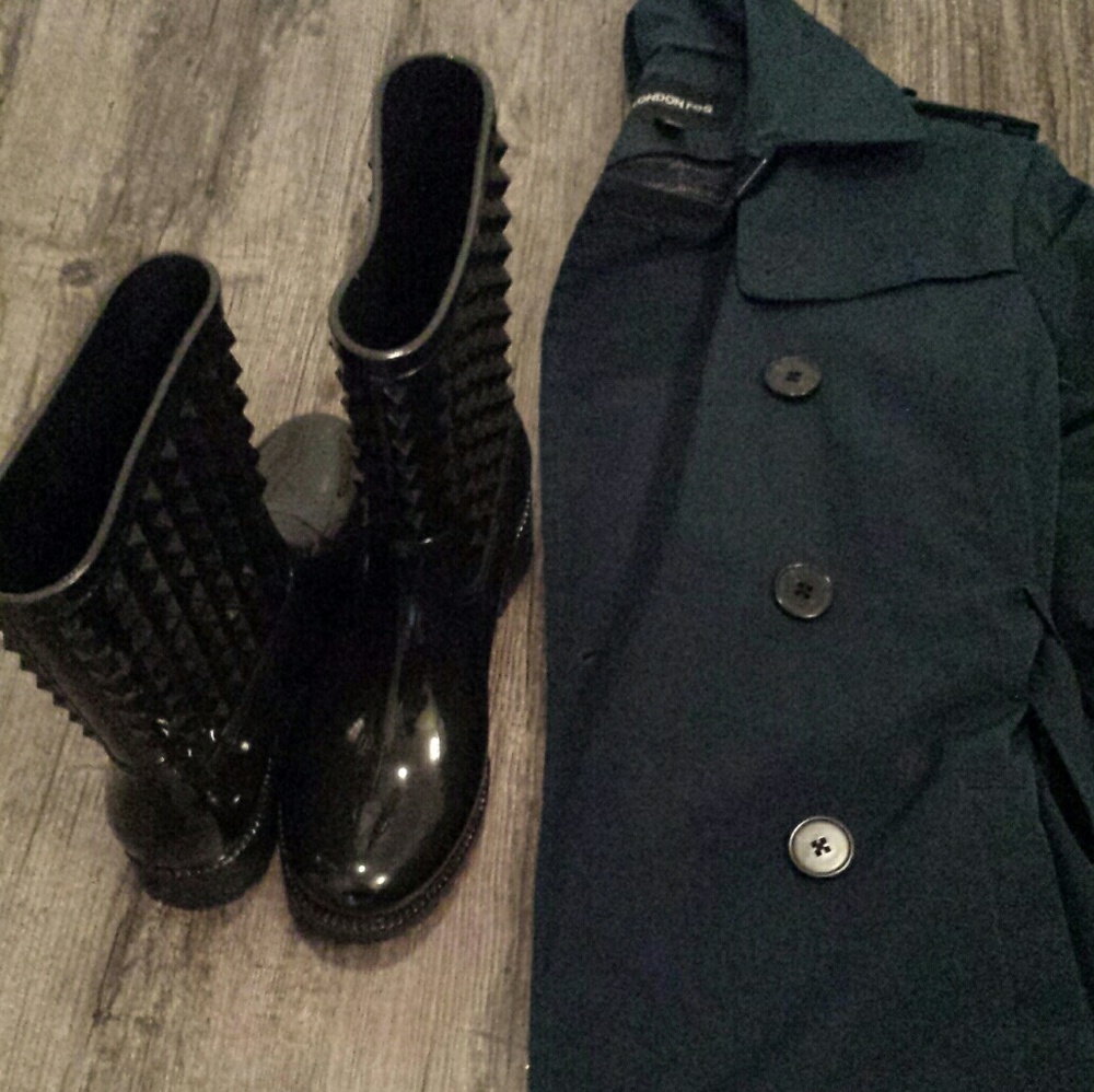 London Rebel patent black Wellington rain boots