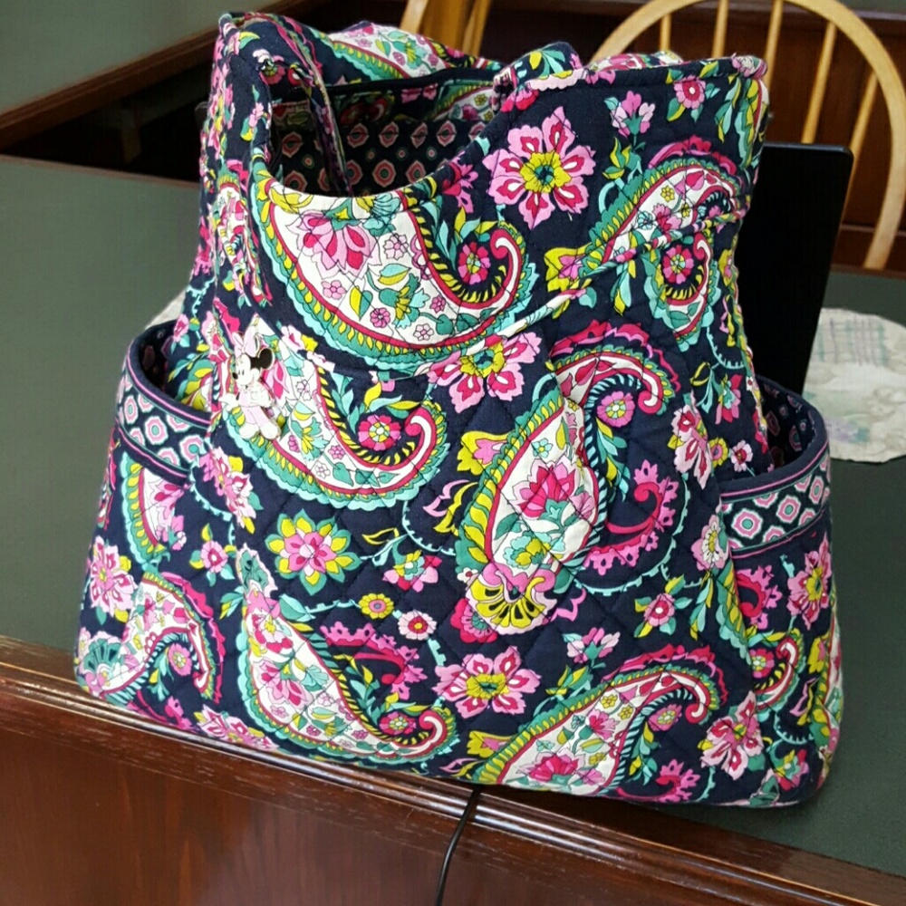 Nice Vera Bradley tote bag JUST REDUCED!!