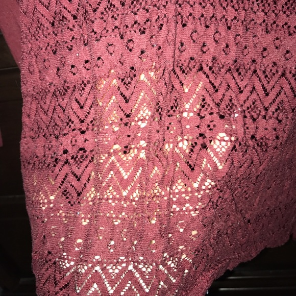 Hollister burgundy red lace quarter sleeve shirt - Picture 5 of 5