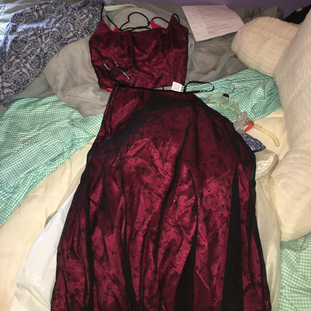 Red/ maroon 2 piece prom dress