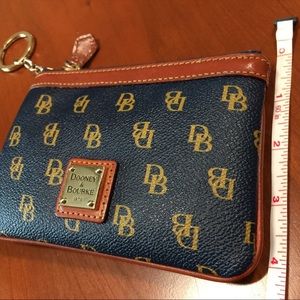 🌷Final Price🌷[Dooney & Bourke] Zippered Wallet