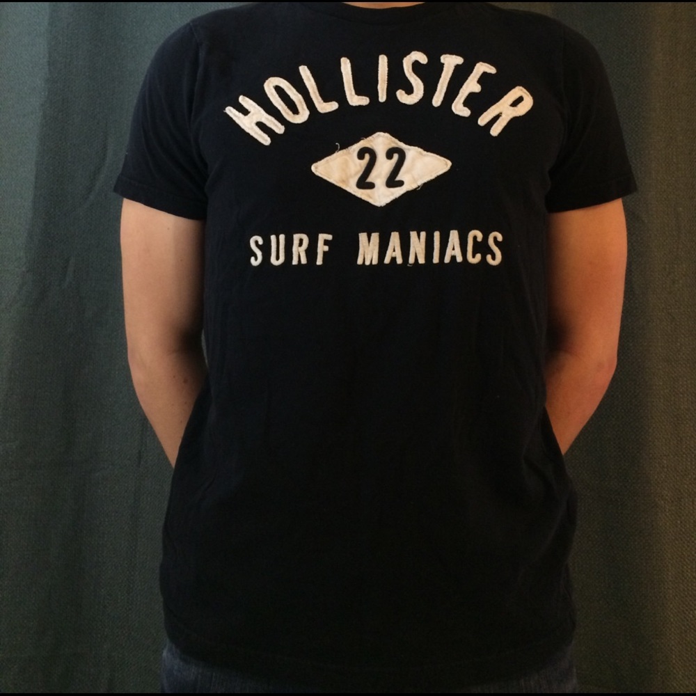 Hollister black tee