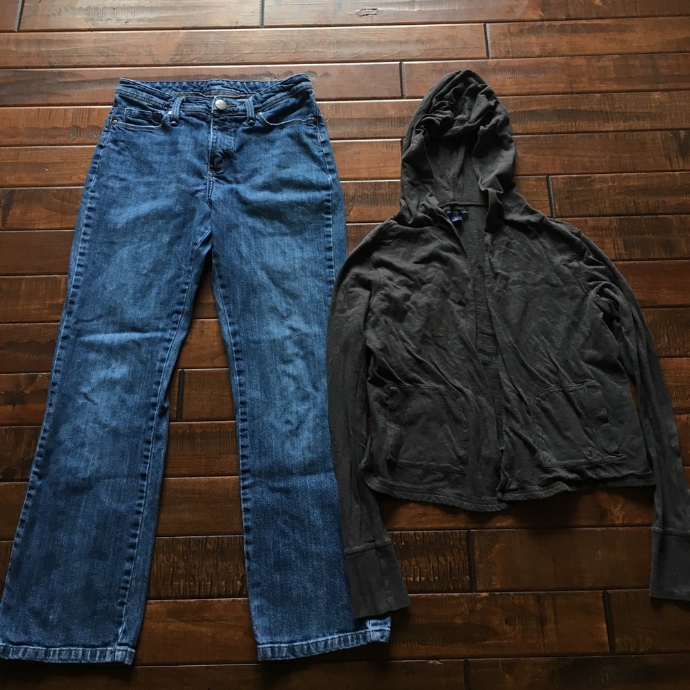 Lee jeans & American Eagle dark grey hoodie
