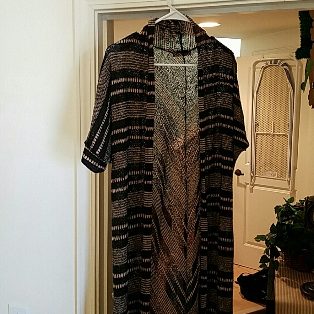 Long short-sleeved light cardigan