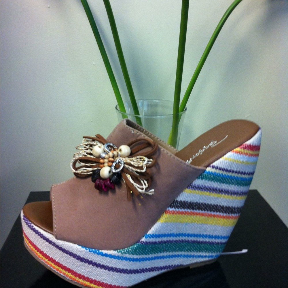 Passions Shelly Wedges