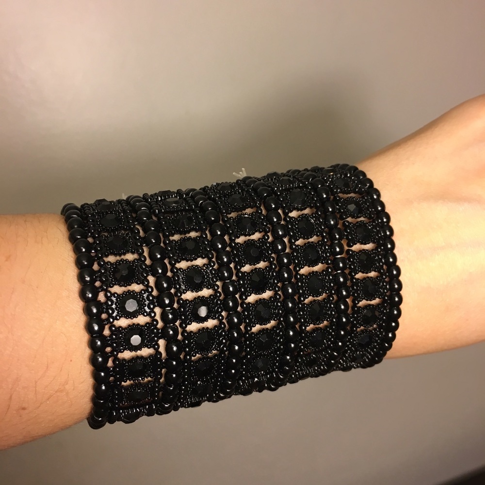 SOLD🔥Stretchable Crystal Cuff wide bracelet 5 row - Picture 4 of 7