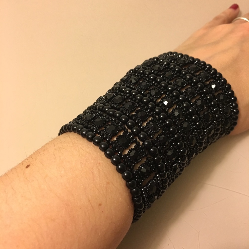 SOLD🔥Stretchable Crystal Cuff wide bracelet 5 row - Picture 5 of 7