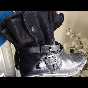 Cute and comfortable Beartraps motorcycle boots