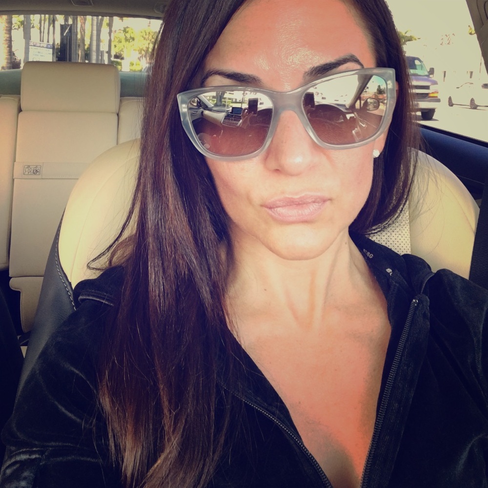 Beautiful elegant modern sunnies 😎